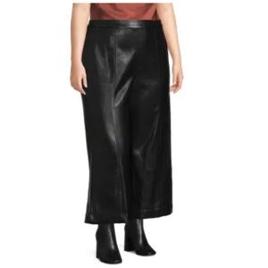 BCBGMaxAzria Black Faux Leather Capri Pants